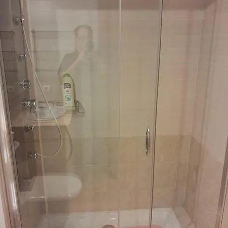 Edificio Millenium Ii Villabonita * Roses